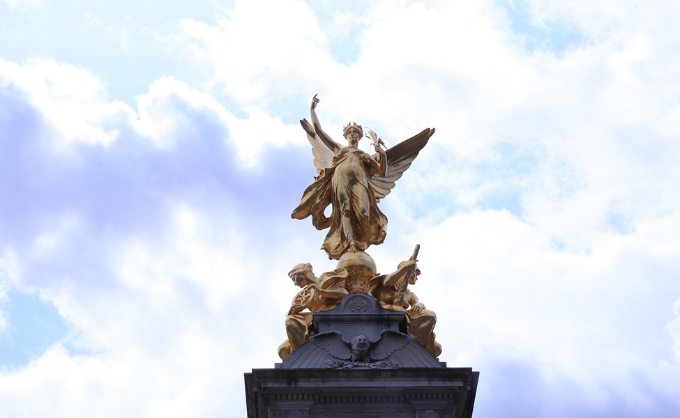 Angelic statue 