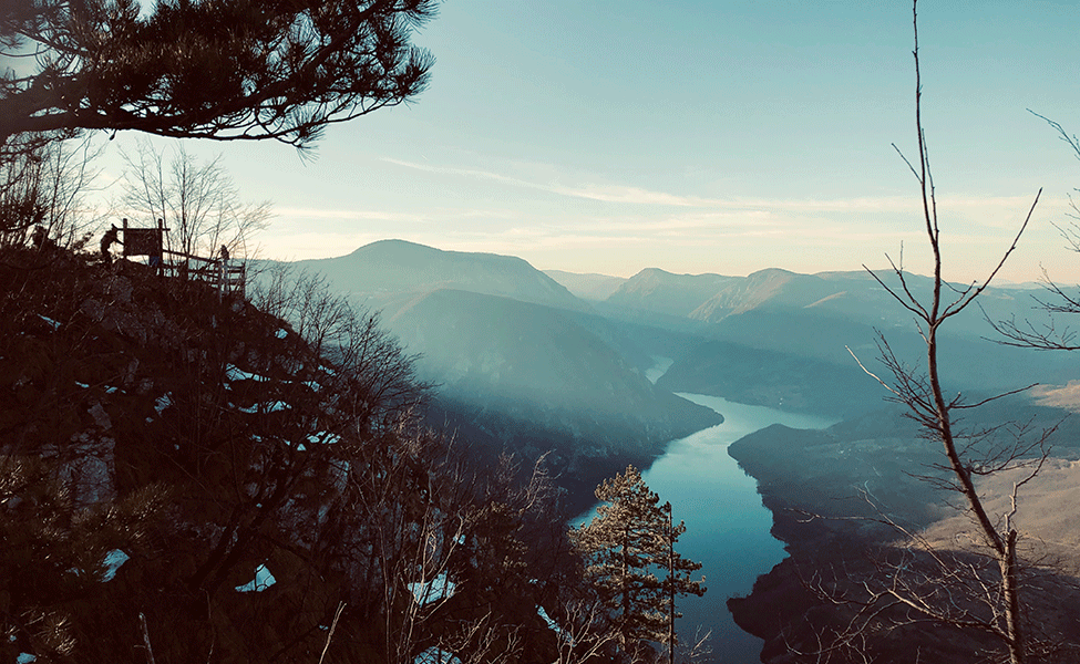 Vidikovac Banjska stena i pogled na reku Drinu