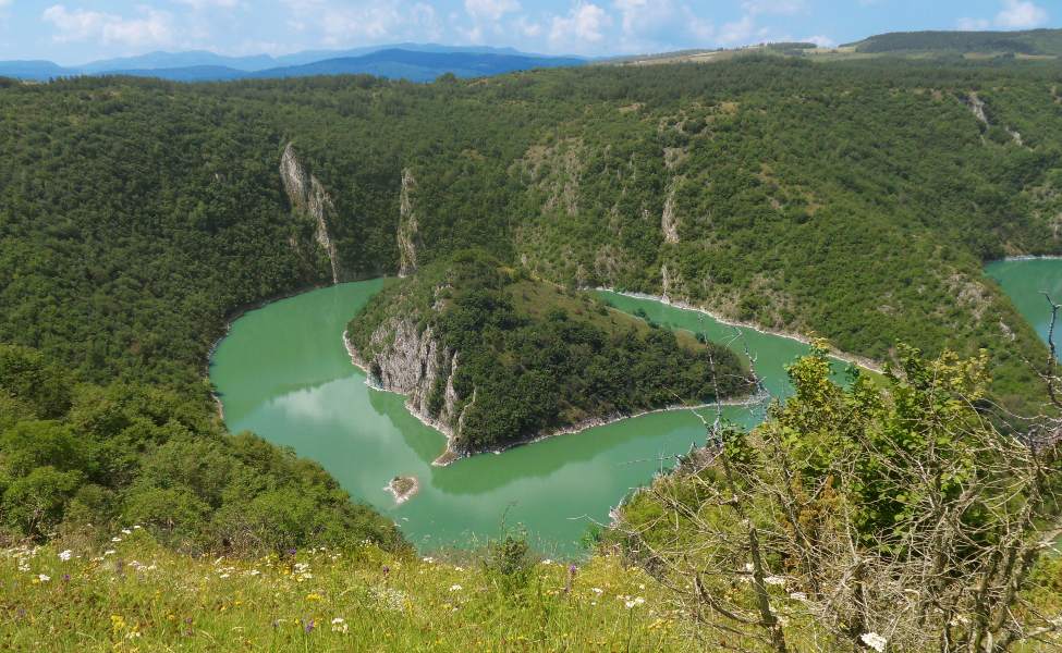 Ostrvo u obliku srca u srcu kanjona reke Uvac