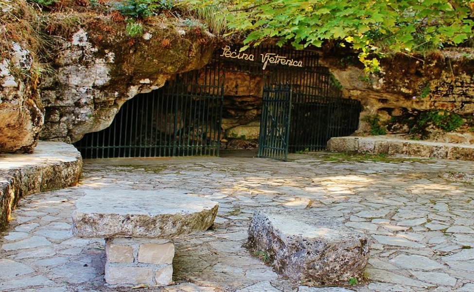 ulaz u pećinu Vjeternica