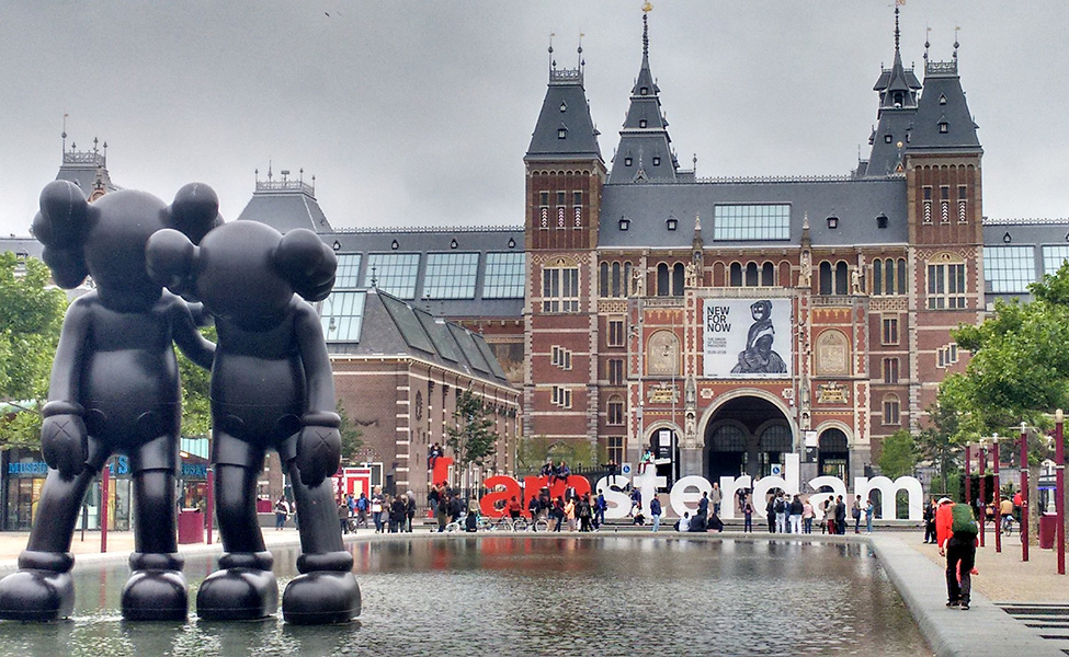 Black Mice sculpture at Dam Square 