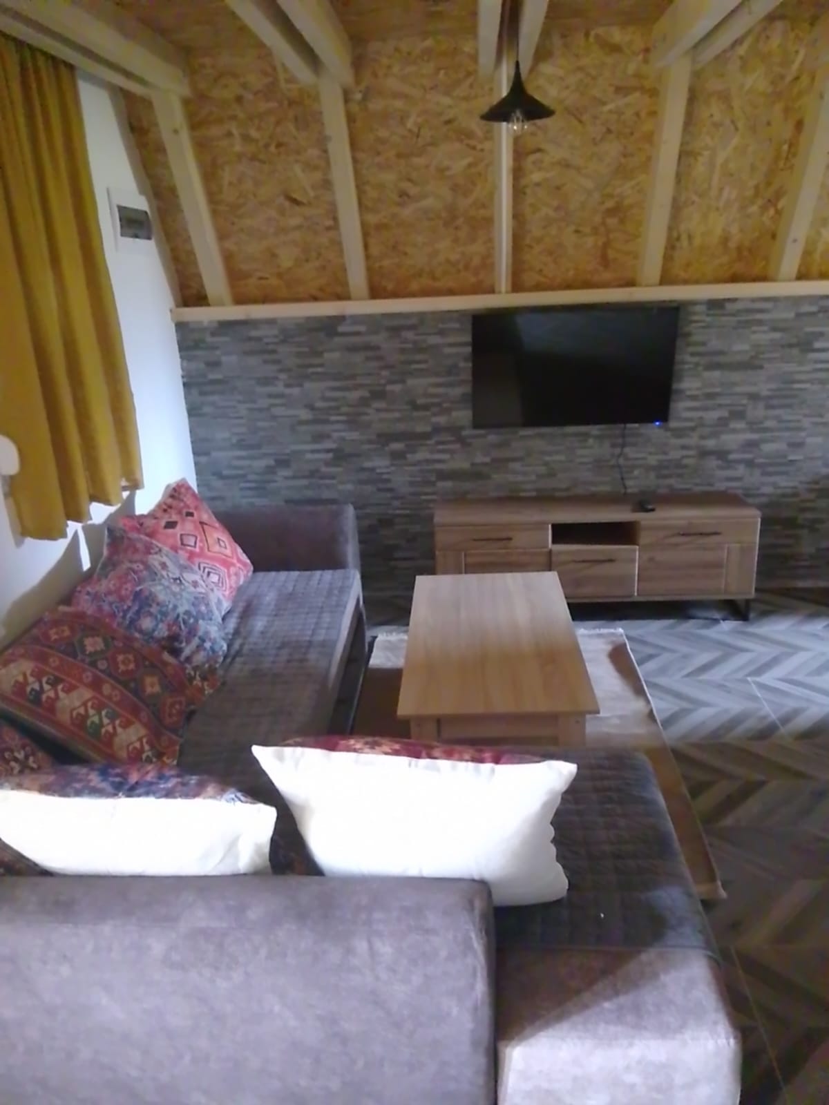 D&N place- forest house Zabljak