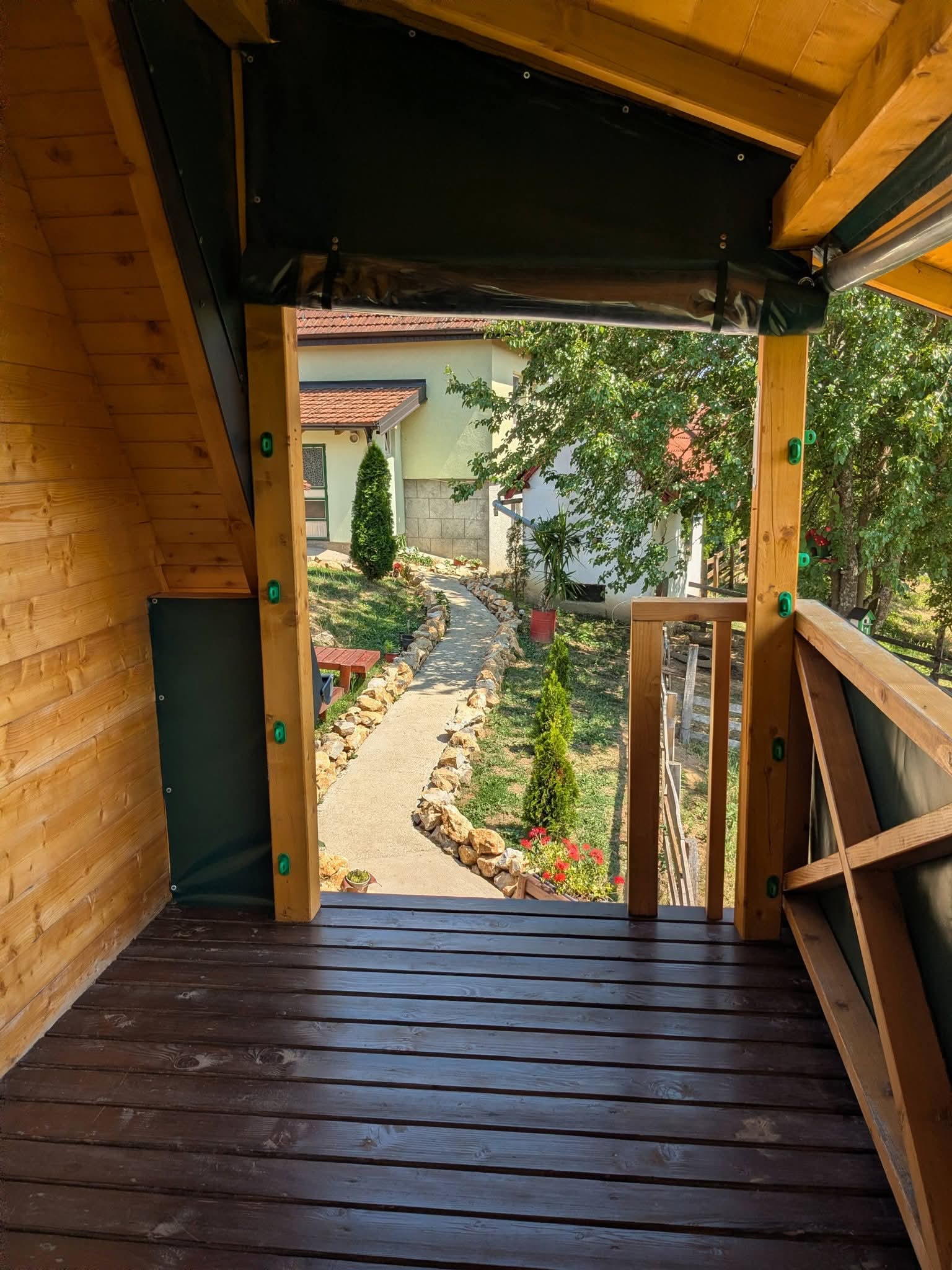 Prenoćište Lelic - brvnara