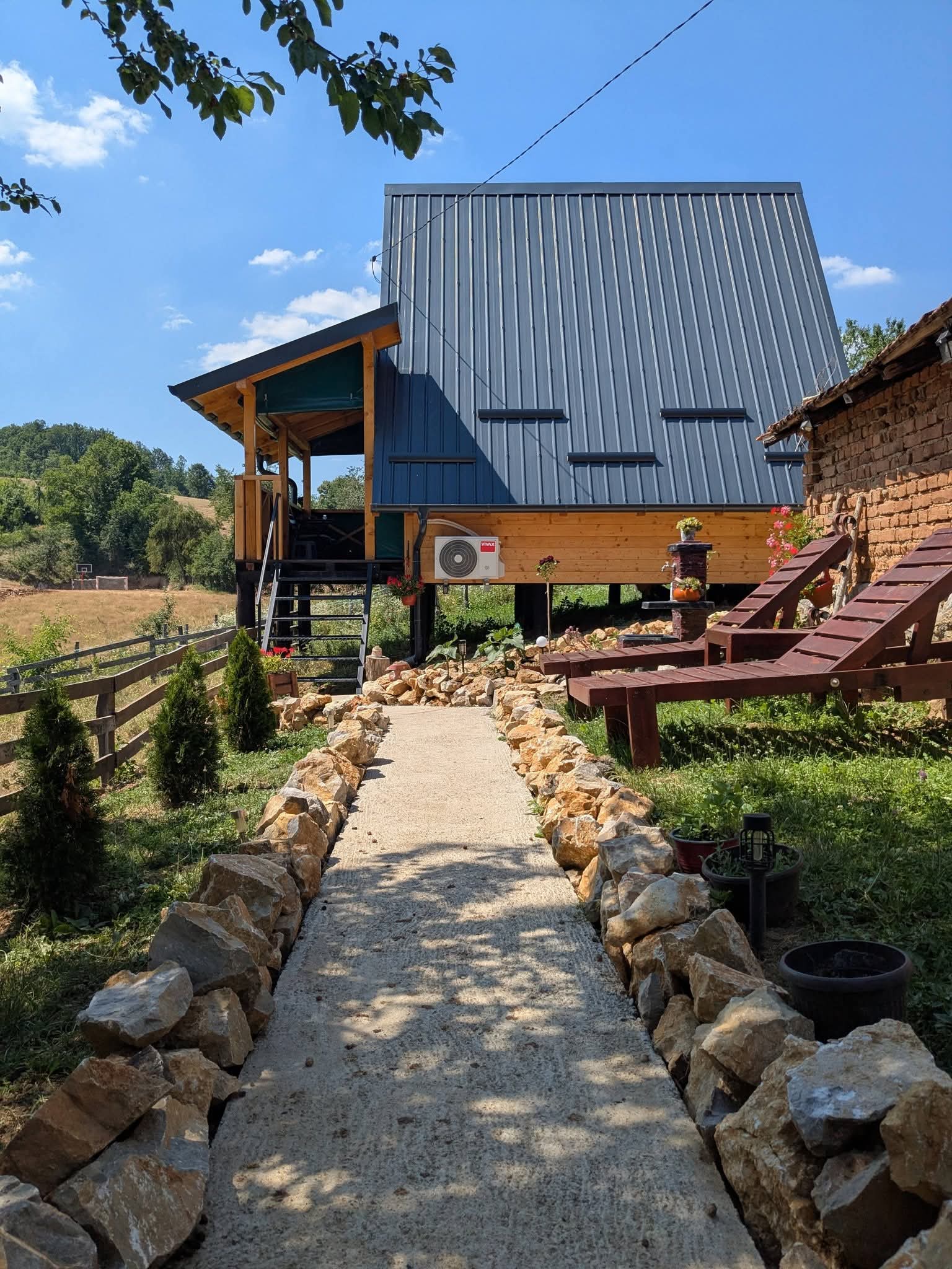 Prenoćište Lelic - brvnara