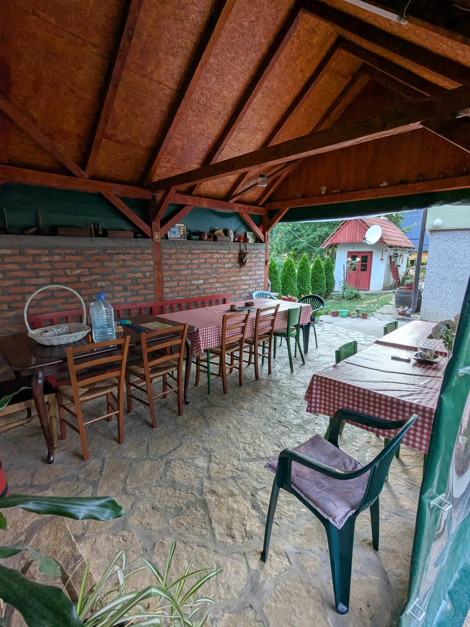 Prenoćište Lelic - brvnara