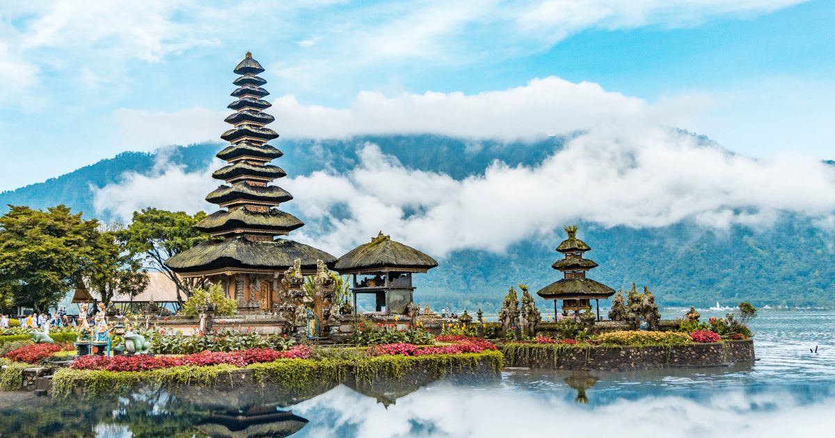 Bali - Guide Through a Paradise Island